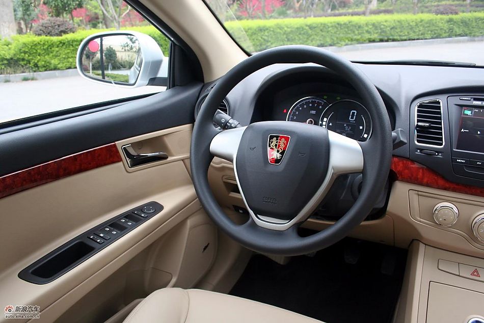 上海汽车荣威350内饰实拍