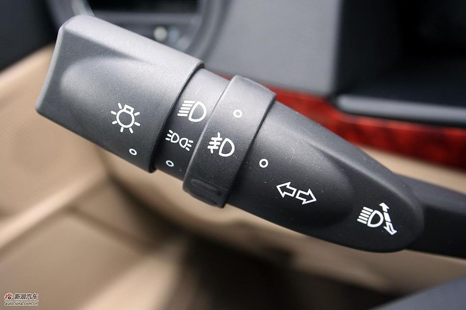 上海汽车荣威350内饰实拍