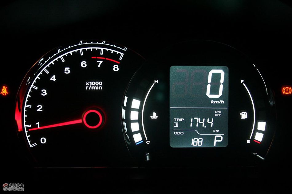 上海汽车荣威350内饰实拍