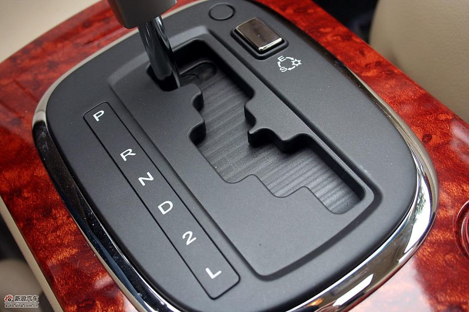 上海汽车荣威350内饰实拍