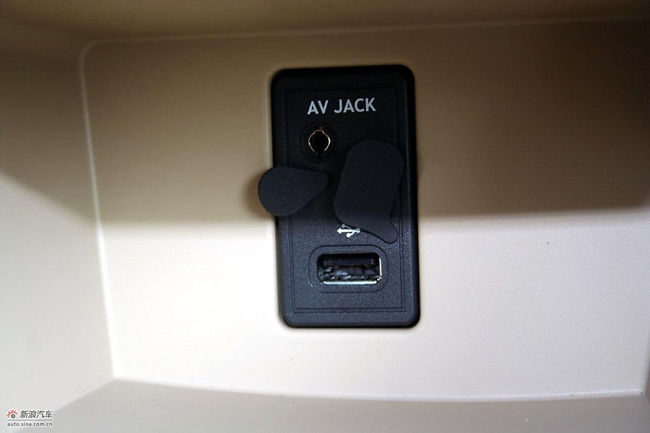 上海汽车荣威350内饰实拍