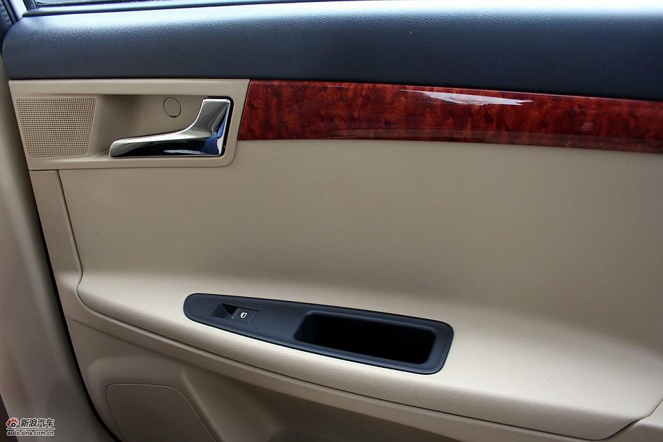 上海汽车荣威350内饰实拍