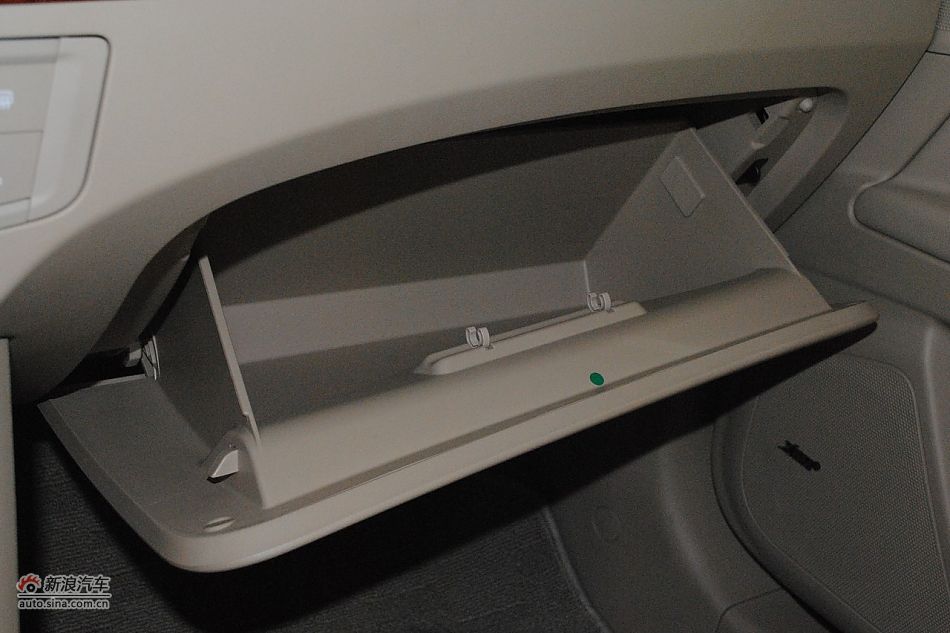 2010款荣威350 1.5L自动讯豪版