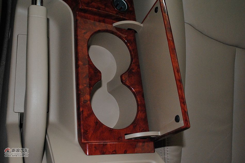 2010款荣威350 1.5L自动讯豪版