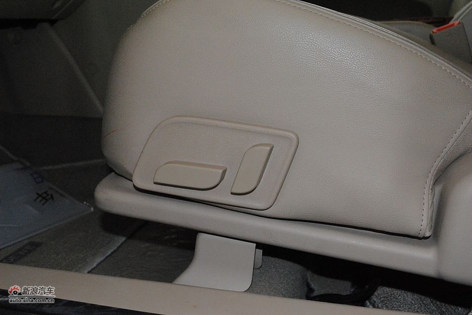 2010款荣威350 1.5L自动讯豪版