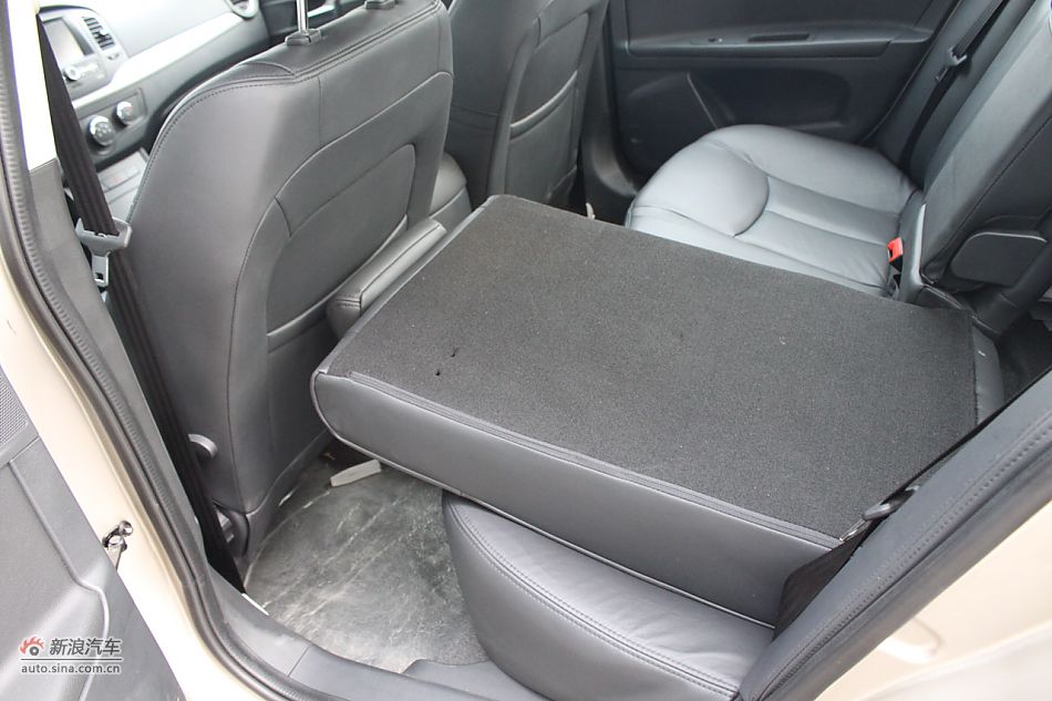 发动机、底盘悬挂及后备箱