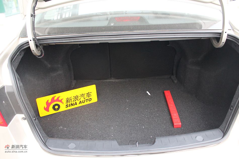 发动机、底盘悬挂及后备箱