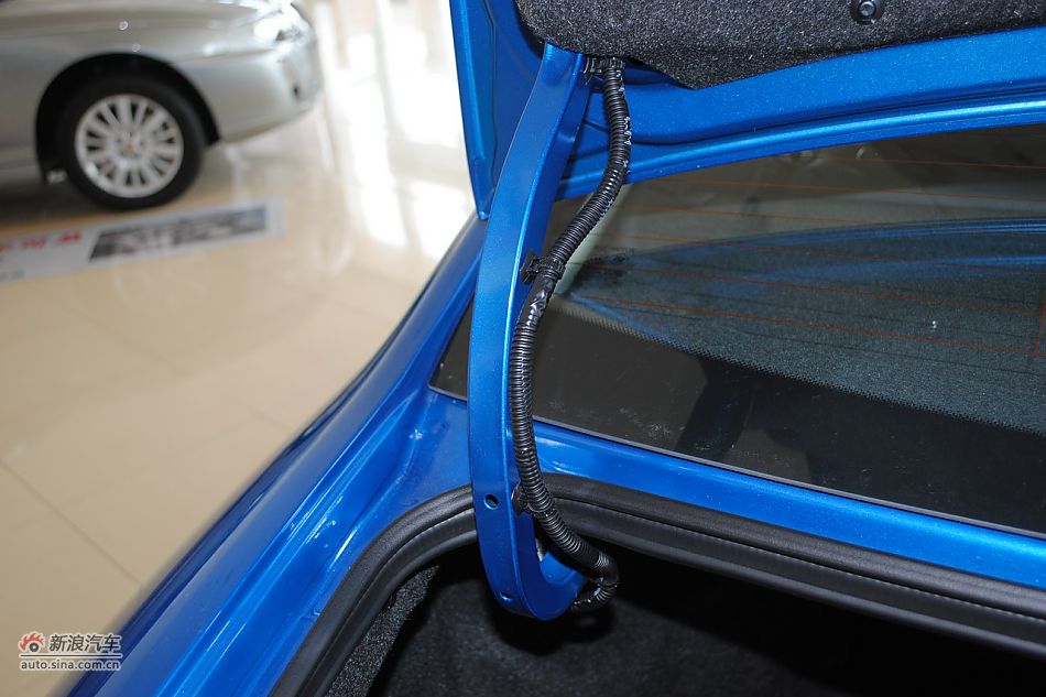 发动机、底盘悬挂及后备箱