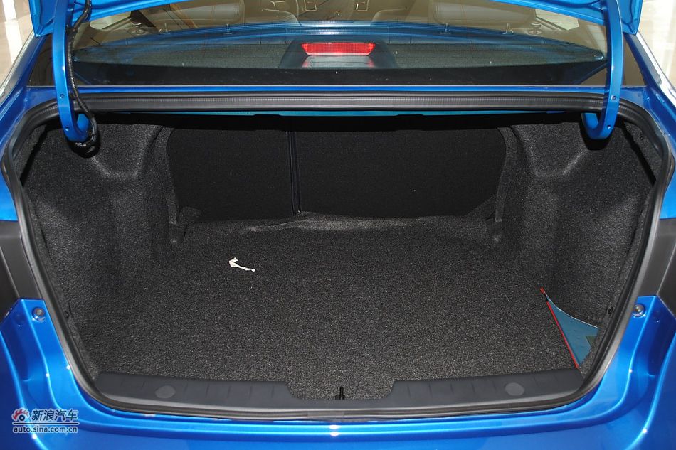 发动机、底盘悬挂及后备箱