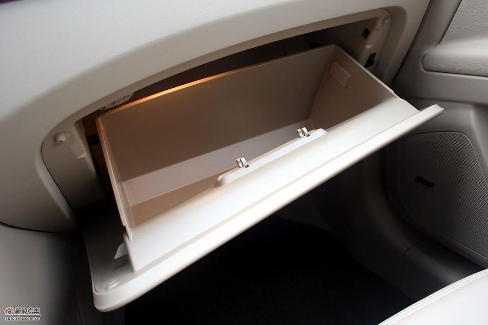 上海汽车荣威350内饰实拍