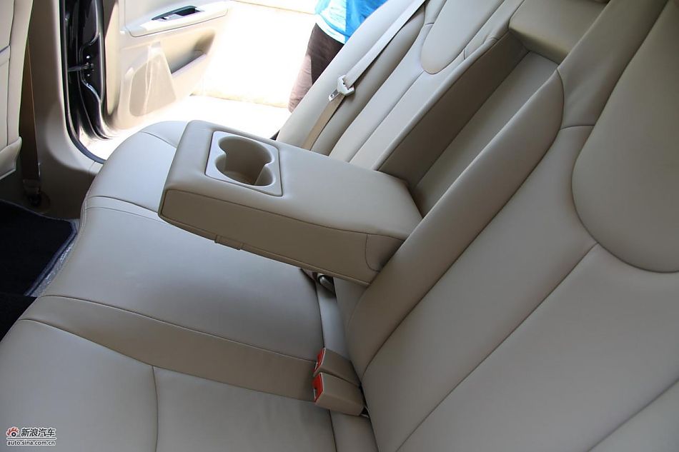 新浪汽车深圳试驾荣威350-内饰