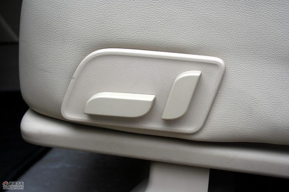 上海汽车荣威350内饰实拍