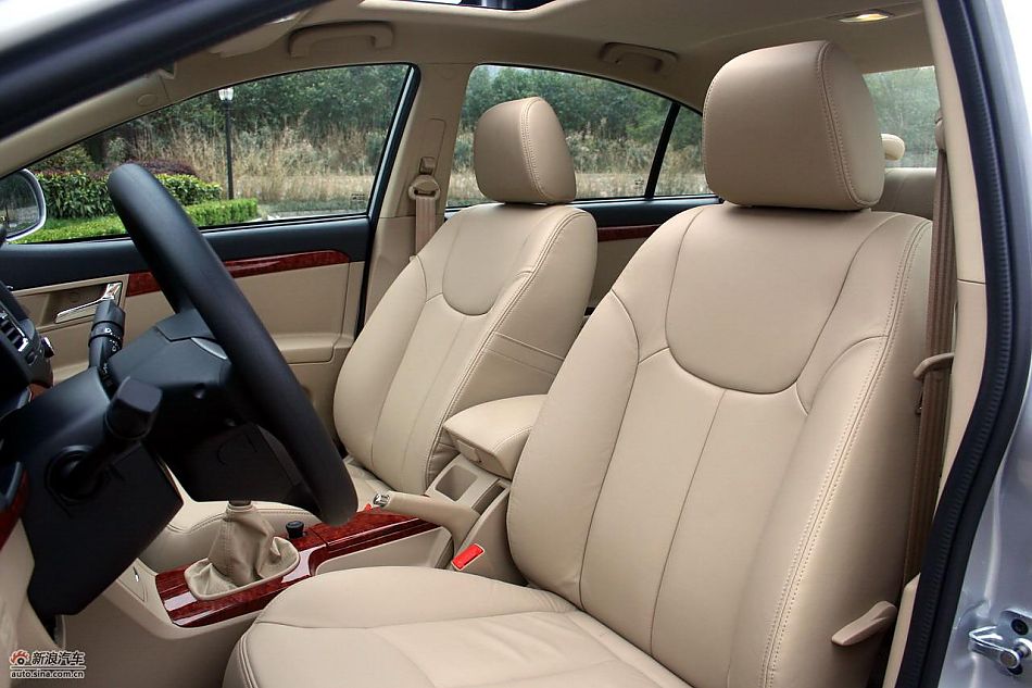 上海汽车荣威350内饰实拍