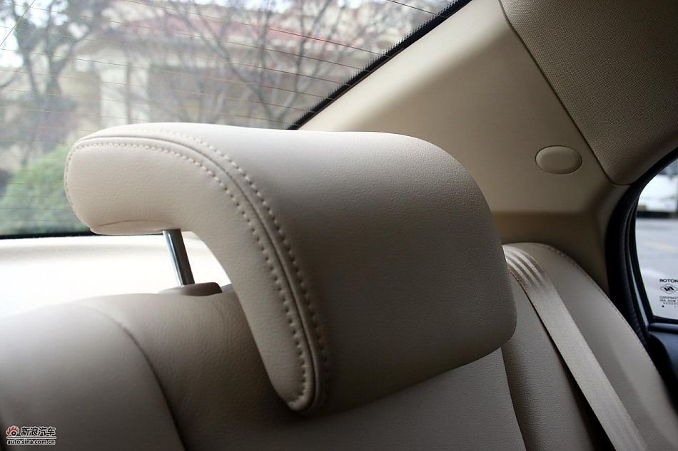 上海汽车荣威350内饰实拍