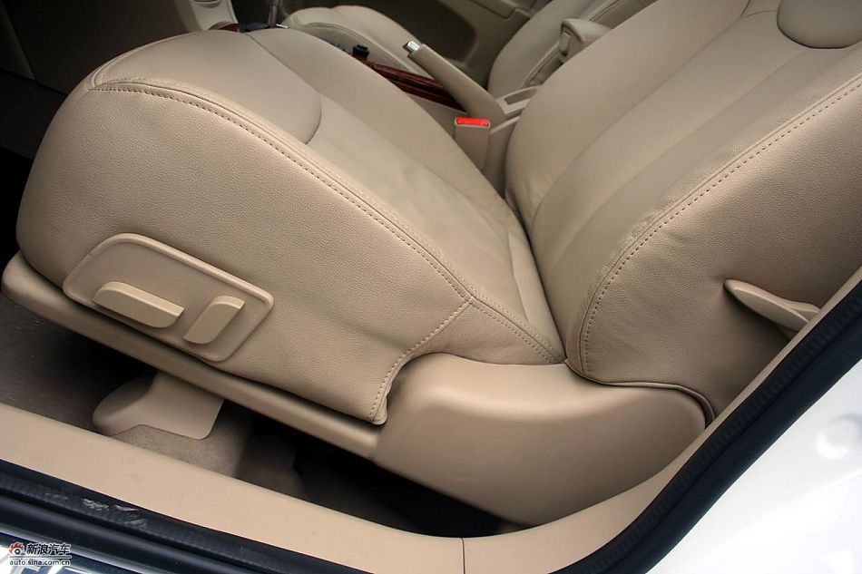 上海汽车荣威350内饰实拍