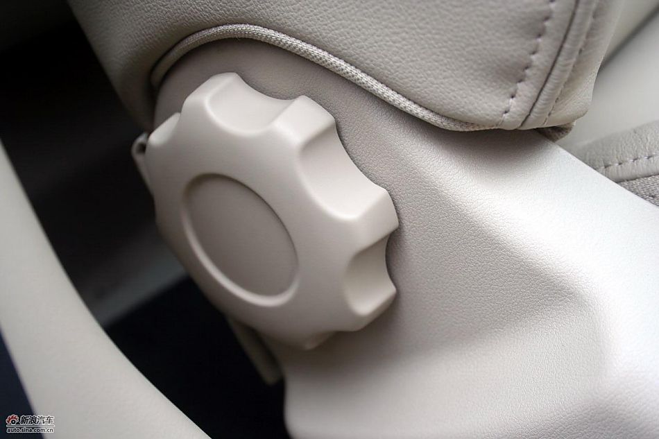 上海汽车荣威350内饰实拍