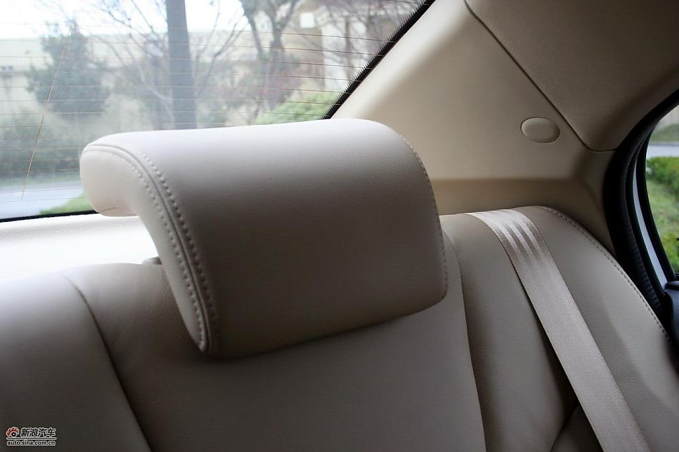 上海汽车荣威350内饰实拍