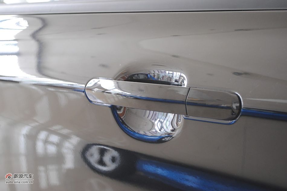 2010款荣威350 1.5L自动讯豪版