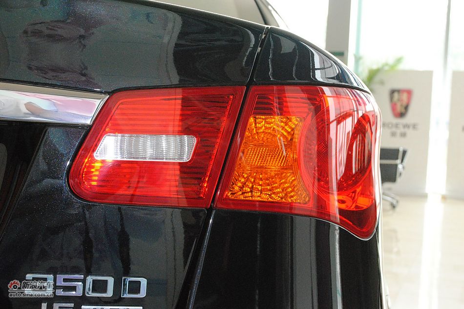 2010款荣威350 1.5L自动讯豪版