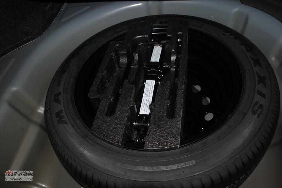 发动机、底盘悬挂及后备箱