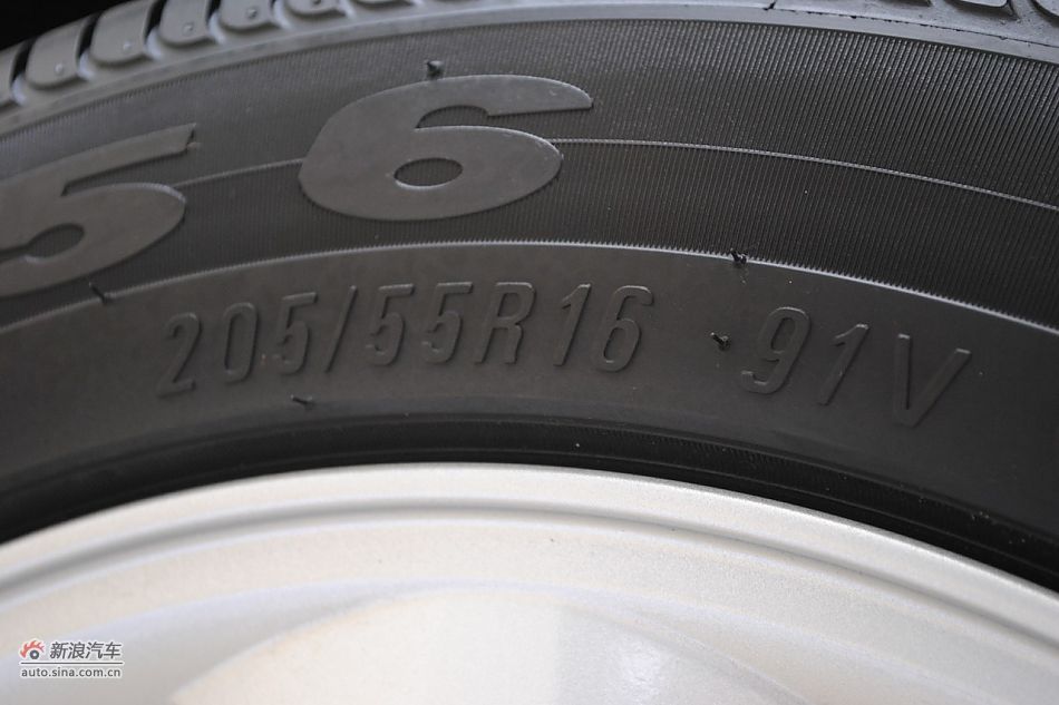 发动机、底盘悬挂及后备箱