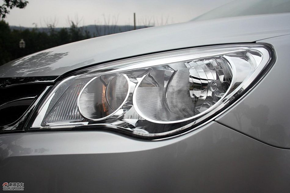 上海汽车荣威350外观实拍