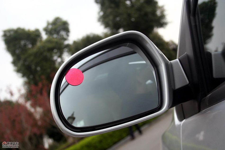 上海汽车荣威350外观实拍