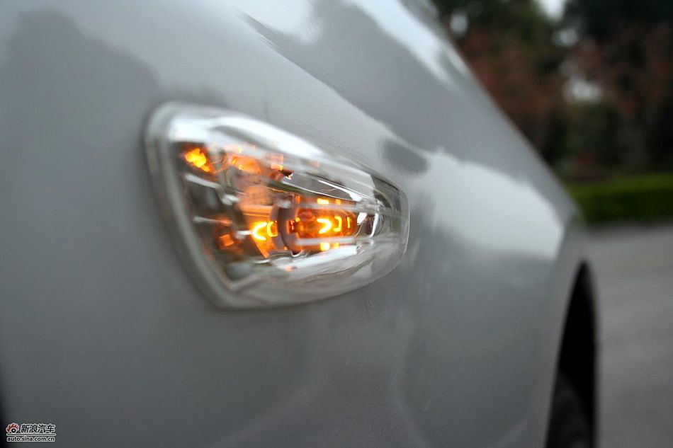 上海汽车荣威350外观实拍