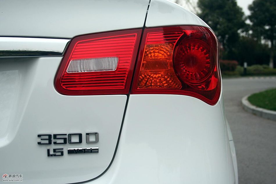 上海汽车荣威350内饰实拍