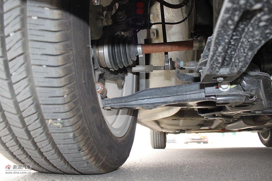 发动机、底盘悬挂及后备箱