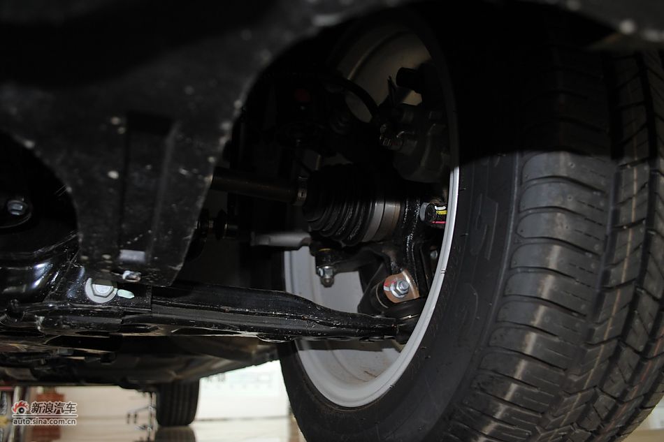 发动机、底盘悬挂及后备箱