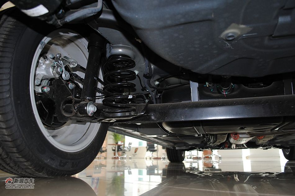 发动机、底盘悬挂及后备箱