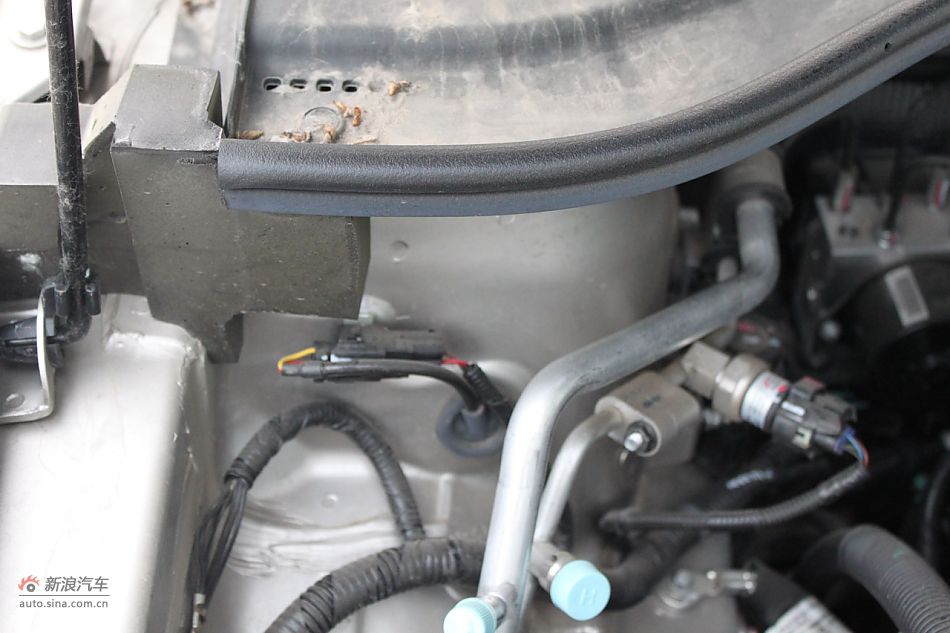 发动机、底盘悬挂及后备箱