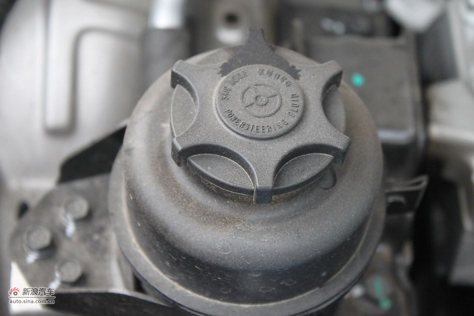 发动机、底盘悬挂及后备箱