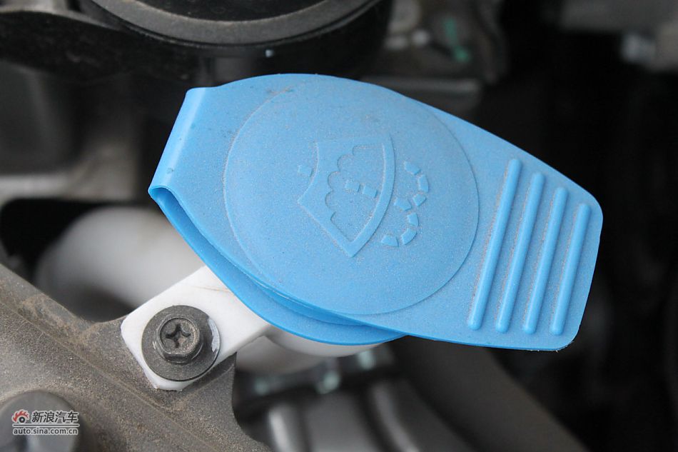 发动机、底盘悬挂及后备箱