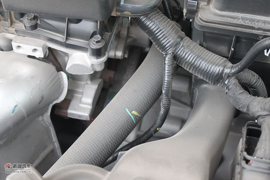 发动机、底盘悬挂及后备箱