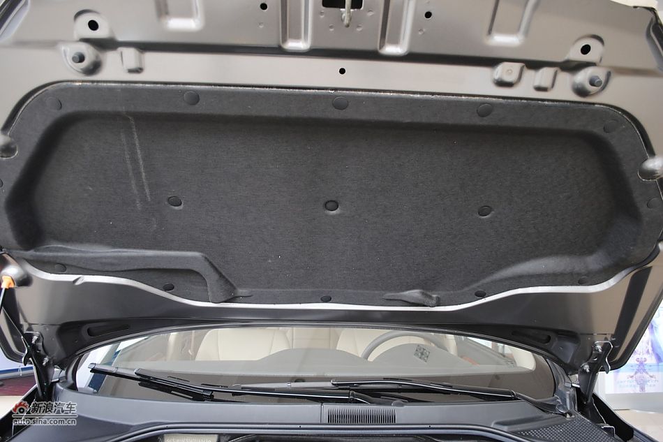 发动机、底盘悬挂及后备箱