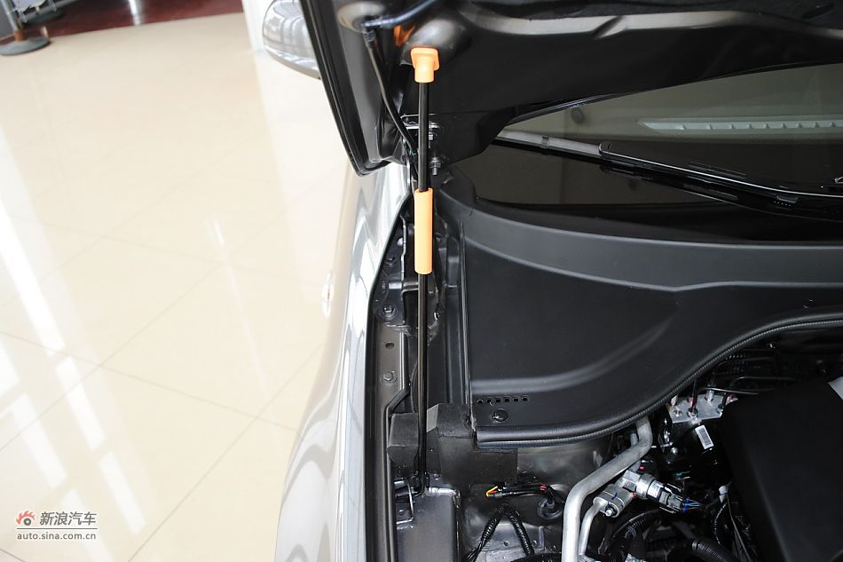 发动机、底盘悬挂及后备箱