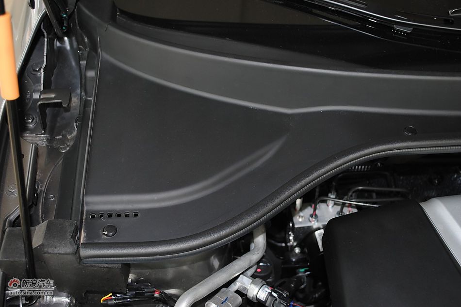 发动机、底盘悬挂及后备箱