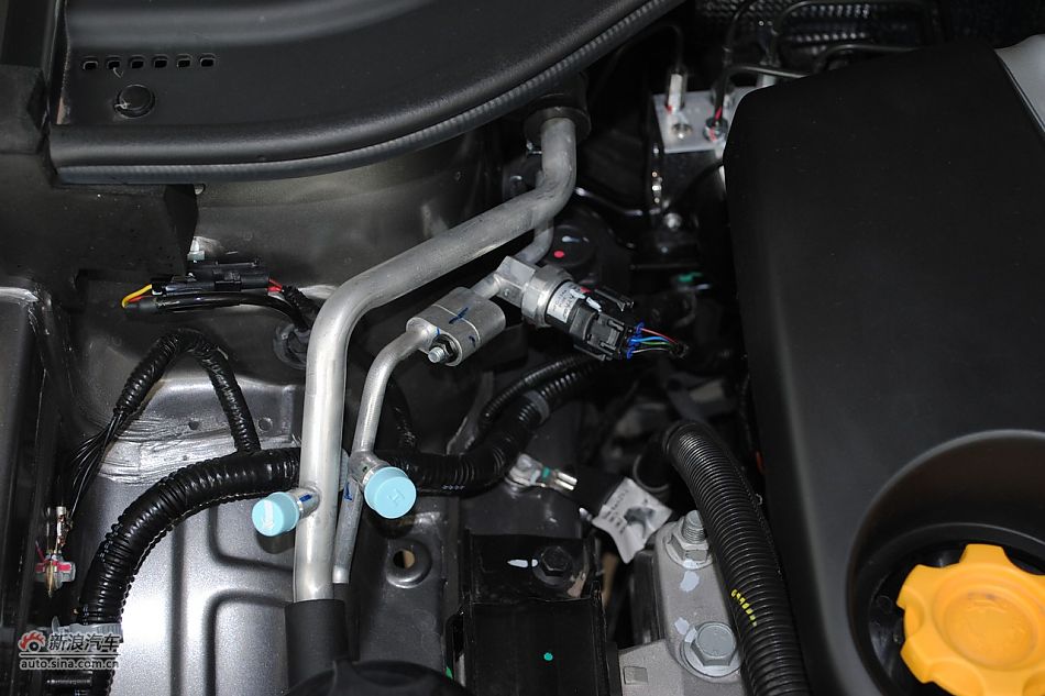 发动机、底盘悬挂及后备箱