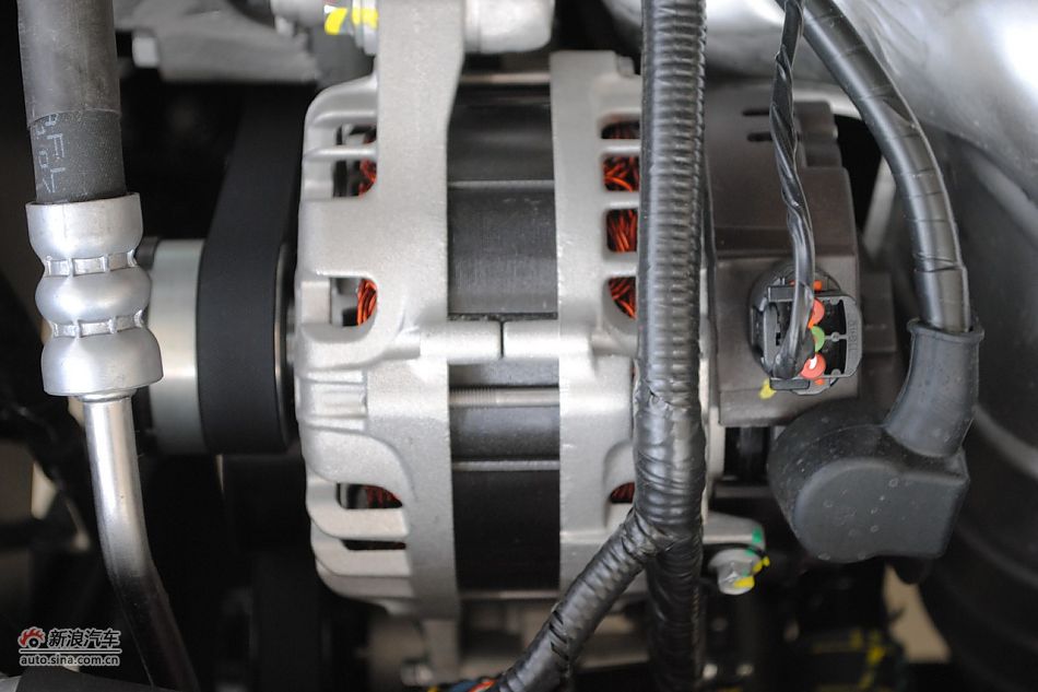 发动机、底盘悬挂及后备箱