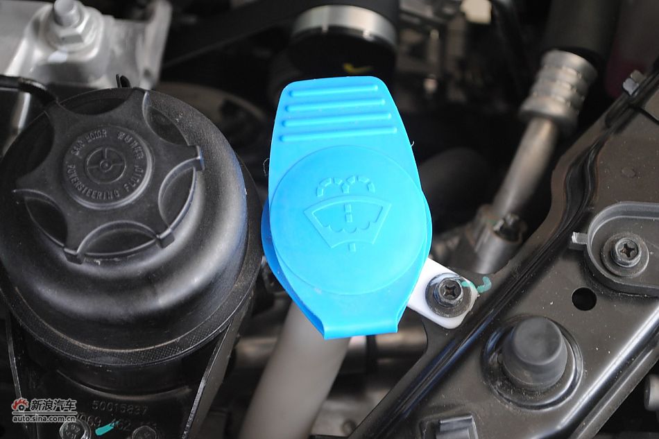 发动机、底盘悬挂及后备箱