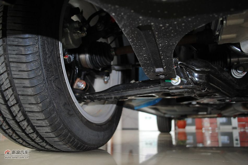 发动机、底盘悬挂及后备箱