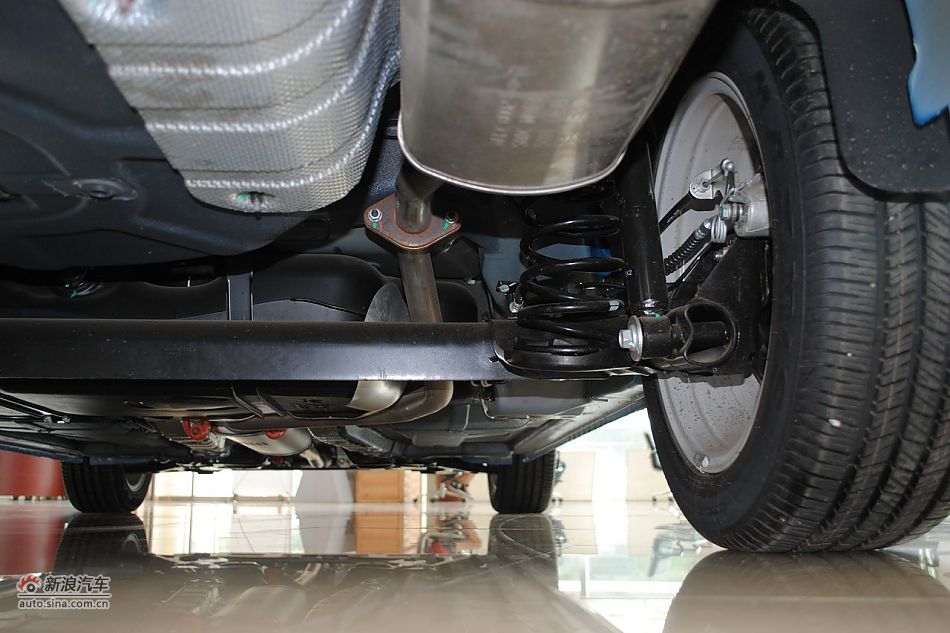 发动机、底盘悬挂及后备箱