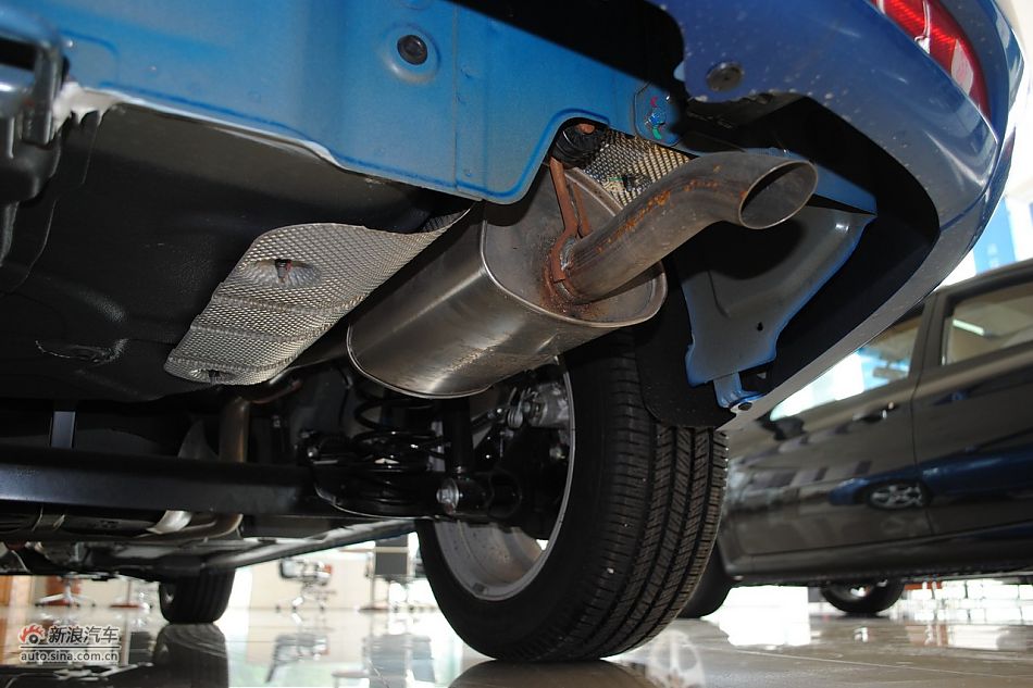 发动机、底盘悬挂及后备箱