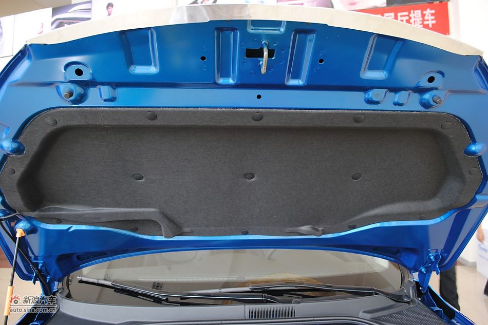 发动机、底盘悬挂及后备箱