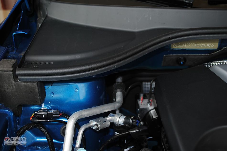 发动机、底盘悬挂及后备箱