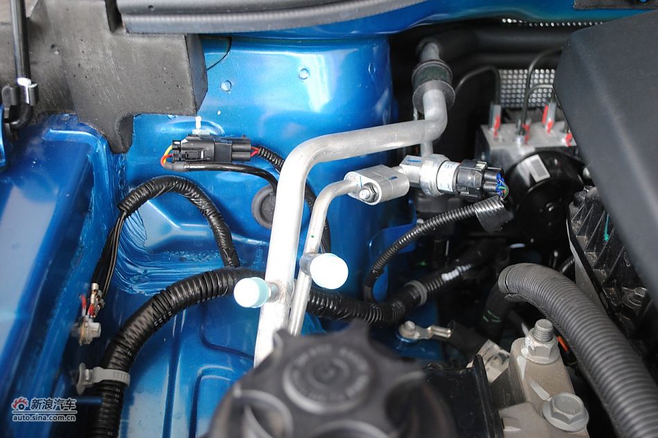 发动机、底盘悬挂及后备箱