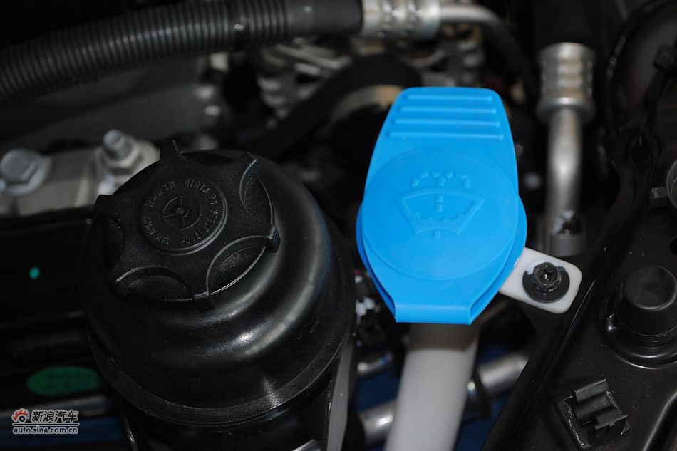 发动机、底盘悬挂及后备箱