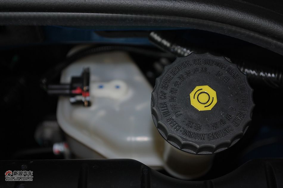 发动机、底盘悬挂及后备箱